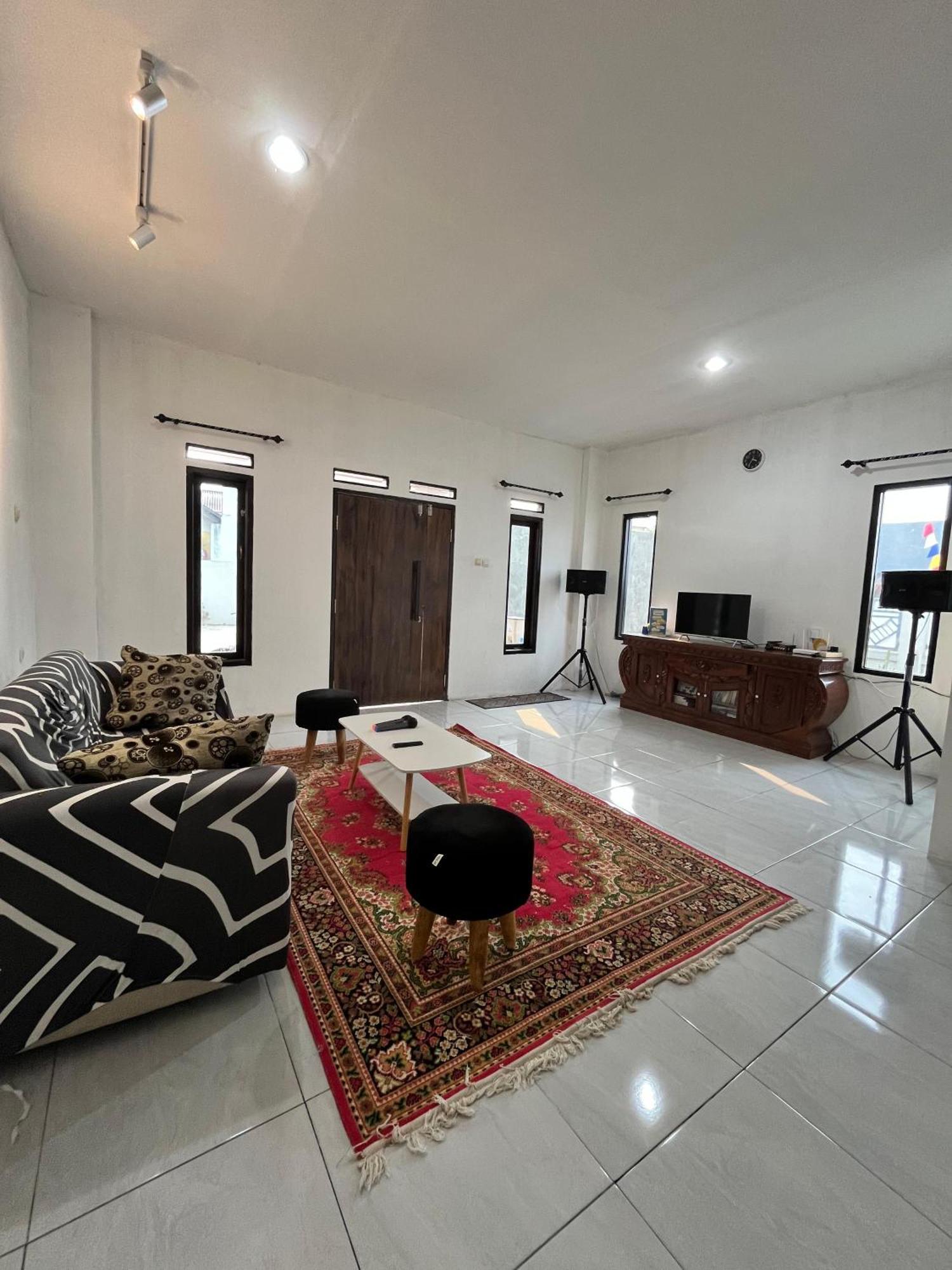 Villa Cassandra Cigombong Exterior photo